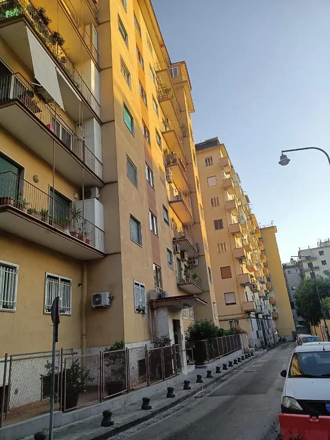 לינה וארוחת בוקר נאפולי Ricomincio Da Me